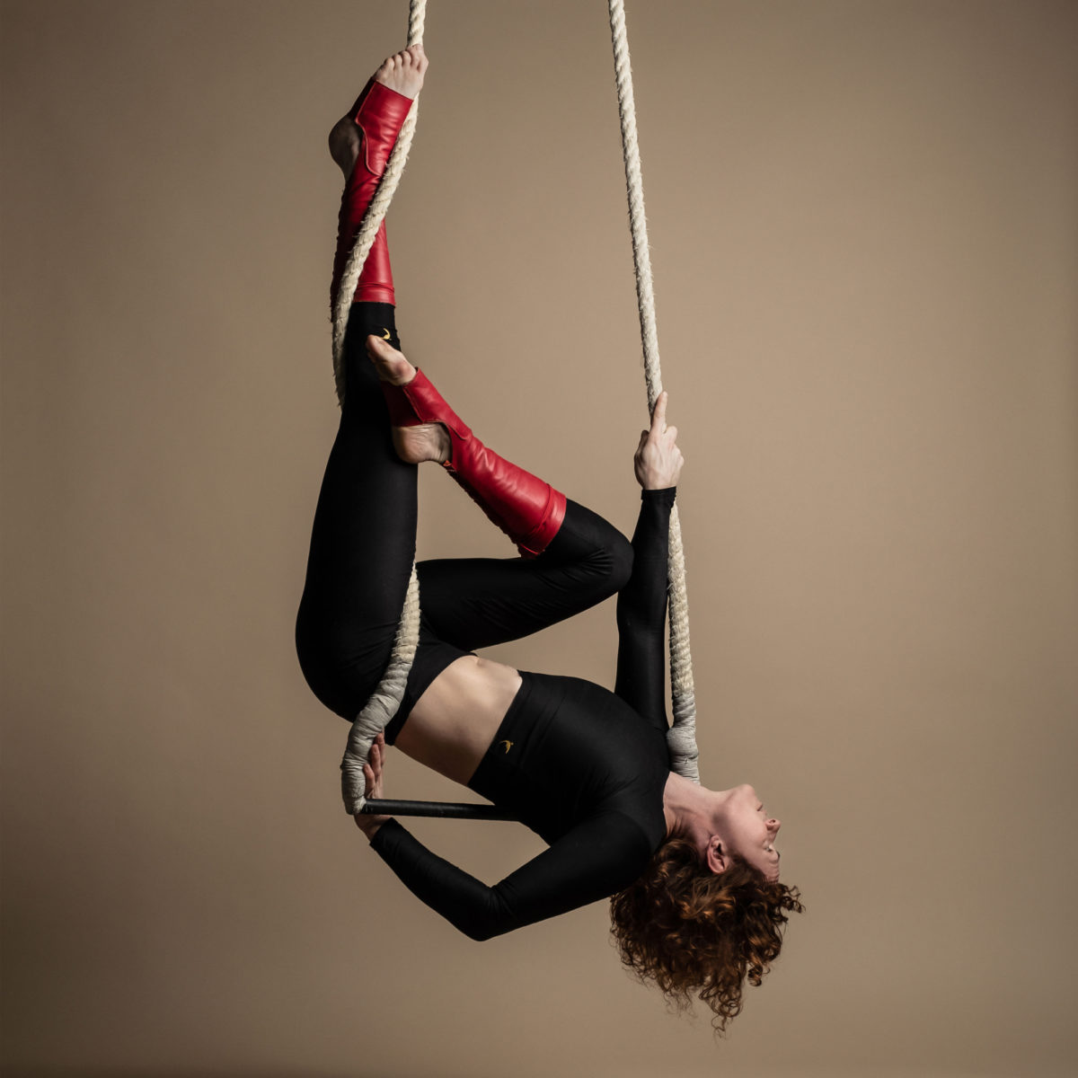 Aerial Circus Classes JOANNE LYNN GALLIGAN